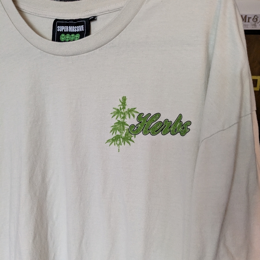 Super Massive Herbs Flower Shop T-shirt🫠💚